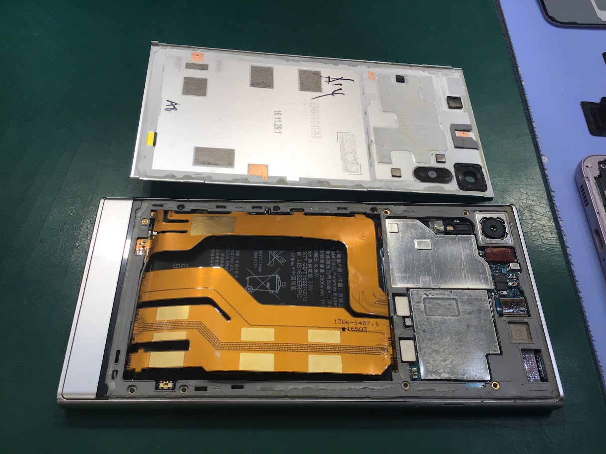 XperiaXZのバッテリー交換ならデータそのまま修理可能なスマホ修理工房秋津店へ！